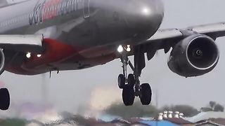 JetStar Airbus A320-200 Objective Singapore Airport Landing To Jakarta  Soekarno Hatta Airport Runway 25R