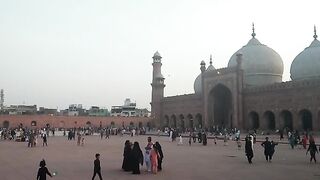 Historical Badshahi Mosque and The Resolution of Pakistan Monument (Minar E Pakistan) ♥️