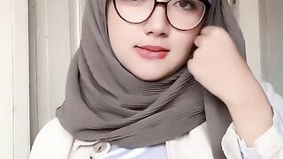 Jilbab cantik montok