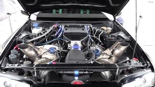 Nissan Skyline R32 GTR VK56 56L V8 Twin Turbo Engine Swap with Hood Exhaust 0333 KMH_720p