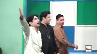 TU_KUM_KEE_KARNA_EN_-_NASIR_CHINYOTI___SOBIA_KHAN_-_Best_Comedy_Scenes_in_Stage_Drama__Very_Funny????(360p).