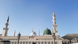 Masjid e Nabvi ziart and Gunbad-a-Khizra. مسجد نبوی ۔ گنبد خضریٰ.