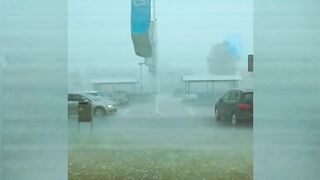 Houses and cars flood  in Lisbon! People pray for life!