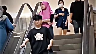 escalator girl prank