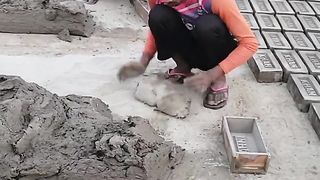 Soil brick making manually. #shorts #mudbrick #brickmaking #ladrillos #batubata