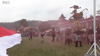 SAAT BENDERA BERKIBAR DI KIRAB BUDAYA