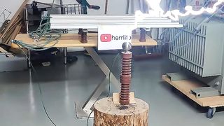 High voltage pendulum - electric arc