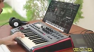 Super playing of the most famous sports song with Novition lmplas 25 midi controller