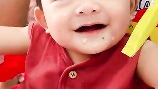 Baby Nada Waktu kecil masih makan bubur ❤