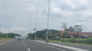 Suasana jalan baru di tasikmalaya