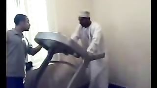 Un arabe qui fait du fitness