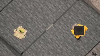 Working as a BEE in Minecraft! #shorts (1)