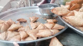 mazedar chines samose ,pakore or roll????????yummy????