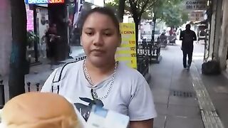 Millonario pone a prueba a vendedor de la calle con una torta ???? y le cambia la vida