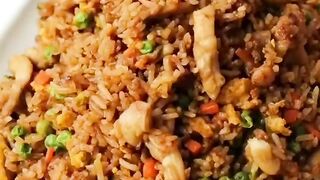 HOW TO MAKE SIMPLE FRIED RICE