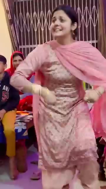 If you don't enjoy watching this girl's dance, say so by Sharafathafiz ...