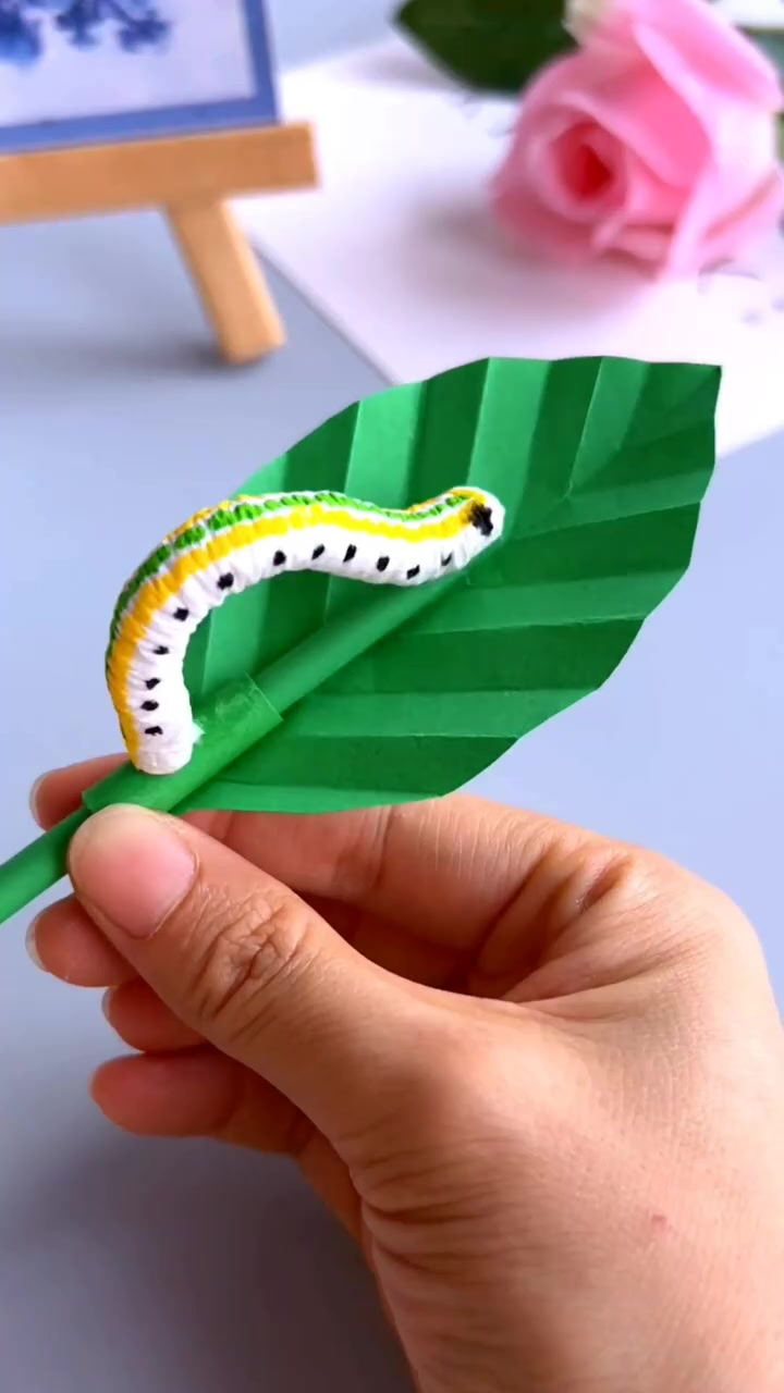 Caterpillar origami - Febspot