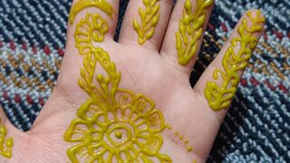 Simple Henna Design