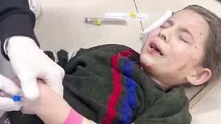 Injured gaza children due to Israeli air strikes