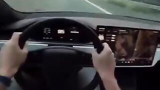 Only_ 328kmh   Tesla model S Plaid????