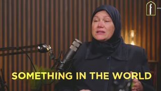 How_An_American_Woman_Became_A_Muslim_Scholar____DR_Tamara_Gray(360p).