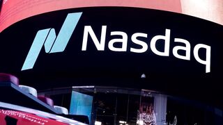 Tech stocks power Nasdaq to 5th straight record close _ REUTERS.
