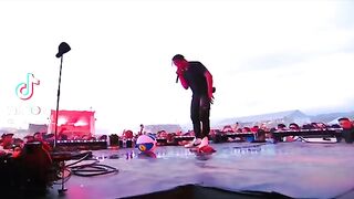 No one can hype the crowd like Travis, hit