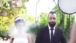 عروس لا تستغنى عن الشيشة حتى في  يوم زفافها