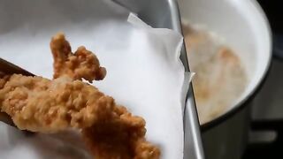 Crispy chicken chips with a Korean touch