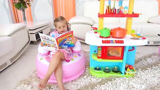 Roma and Diana Pretend Play Cooking Food Toys with Kitchen Play Set(360P).