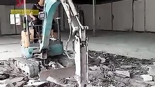 Funny moments _ construction worker
