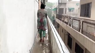 Pakistani Girl Bathing In Rain | Pakistan  Vlog | Girl  Vlog | Bathing vlog | Pak Family Vlog