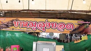 Sold Out In 2 Hours! Long Queue Famous Chef Fried Lots of Pig Leg | Thai Street Food
