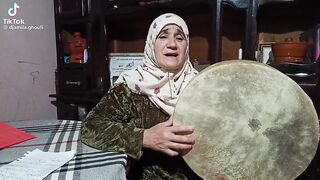 أغنية رائعة لعجوز جزائرية