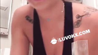 Boobs flashing in live :*