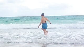 walking front sea | fitness