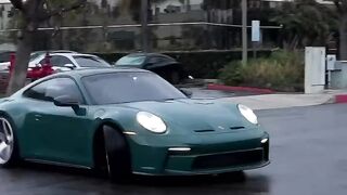 Porche drift burn out.