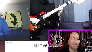 Skil tingkat dewa bermain gitar