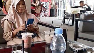 Makan bersama keluarga