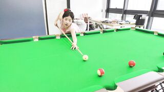 Beibei in pink suit looks sweeter when playing billiards