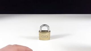 How to open a lock with matches