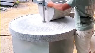 Assembly of electric stone millstone