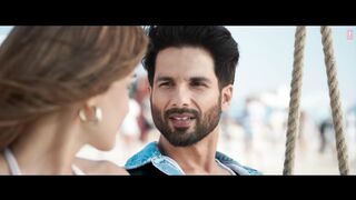 Akhiyaan_Gulaab__Song___Shahid_Kapoor,_Kriti_Sanon___Mitraz___Teri_Baaton_Mein_Aisa_Uljha_Jiya(1440p).webm