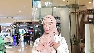 TERLALU MENGHAYATI, VIDEO VIRAL