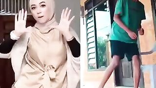 Cinta Mas Iyun and fauzana Artis minang dengan tukang ngarit