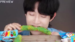 ASMR MUKBANG  ICE CREAM BLUE PARTY DESSERTS EATING SOUND