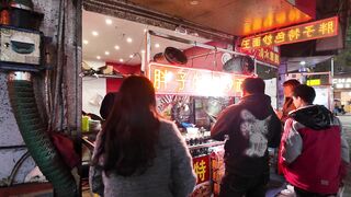 SHANGHAI STREET FOOD TOUR! You HAVE to Try These Local Delights!