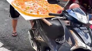 ToRung Comedy- Giant Pizza