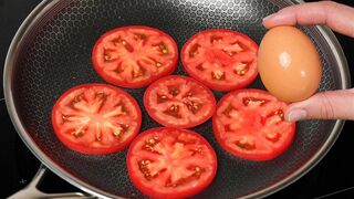 Just add the eggs to the tomatoes and broccoli! A quick breakfast in 5 minutes!