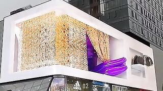 _3D_billboard_are_crazy_in_china_#china_#3dbillboard_#shorts(480p